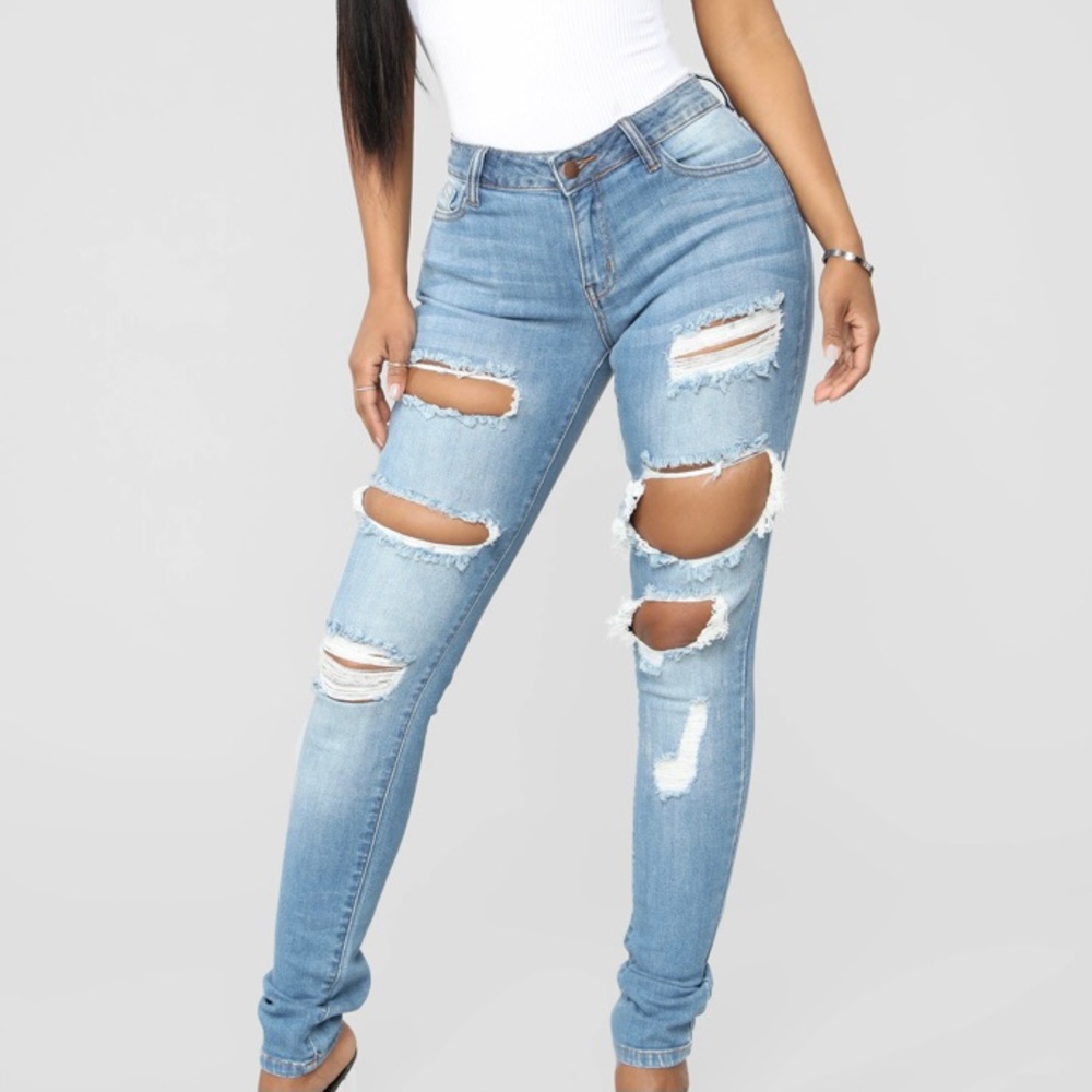 Fashion Nova Separate Ways Skinny Distressed Jeans Sz.7